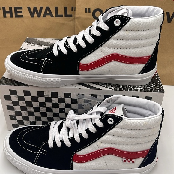 Vans Men’s Skate Sk8-Hi
Athletic Black/Red
VN0A5FCC458 Sneakers - Picture 3 of 16